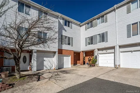 491 Ilyssa Way Staten Island NY 10312