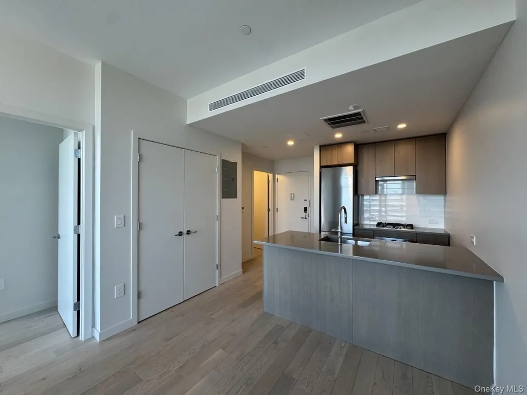 131-02B 40th Road Flushing NY 11354