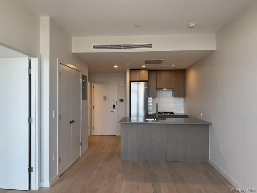 131-02B 40th Road Flushing NY 11354