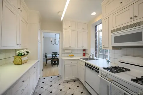100 Ardsley Avenue W Irvington NY 10533