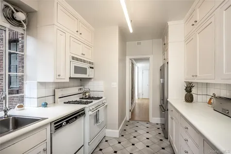 100 Ardsley Avenue W Irvington NY 10533