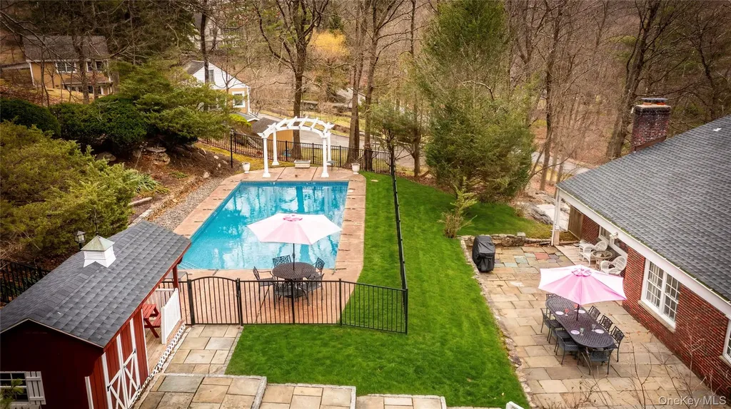 15 Stephenson Terrace Briarcliff Manor NY 10510