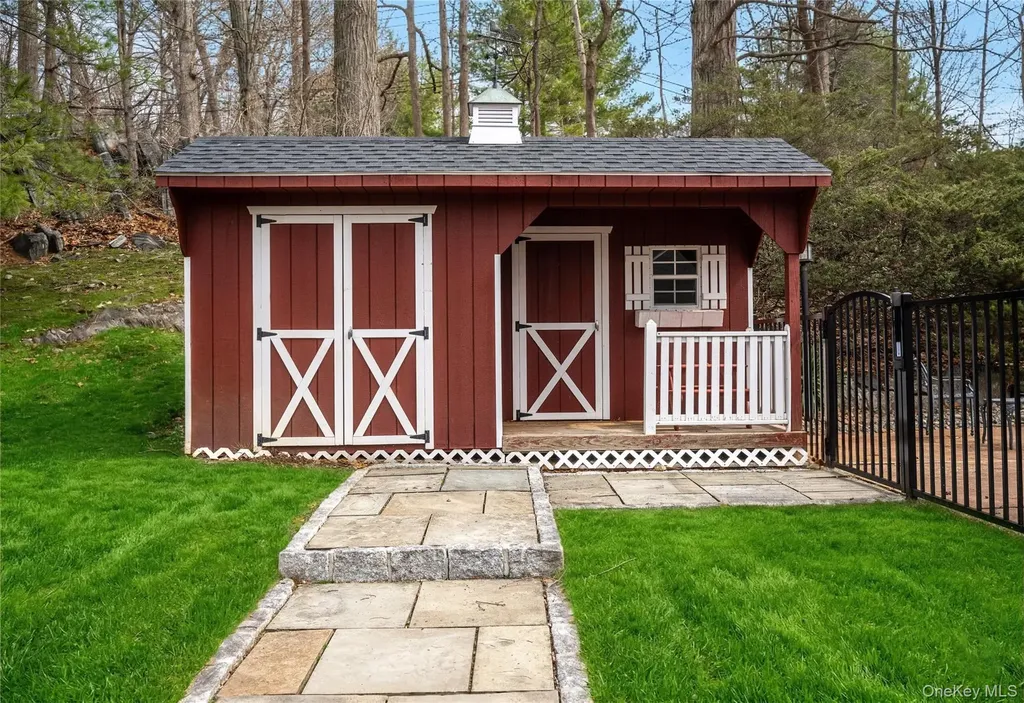 15 Stephenson Terrace Briarcliff Manor NY 10510