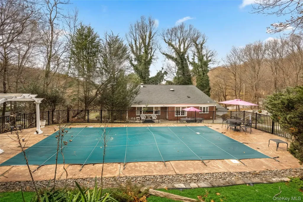 15 Stephenson Terrace Briarcliff Manor NY 10510