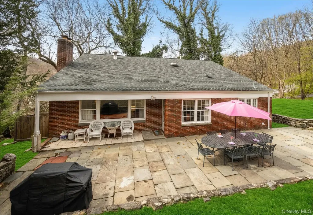 15 Stephenson Terrace Briarcliff Manor NY 10510
