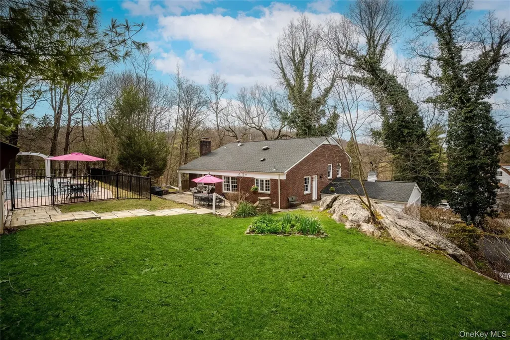 15 Stephenson Terrace Briarcliff Manor NY 10510