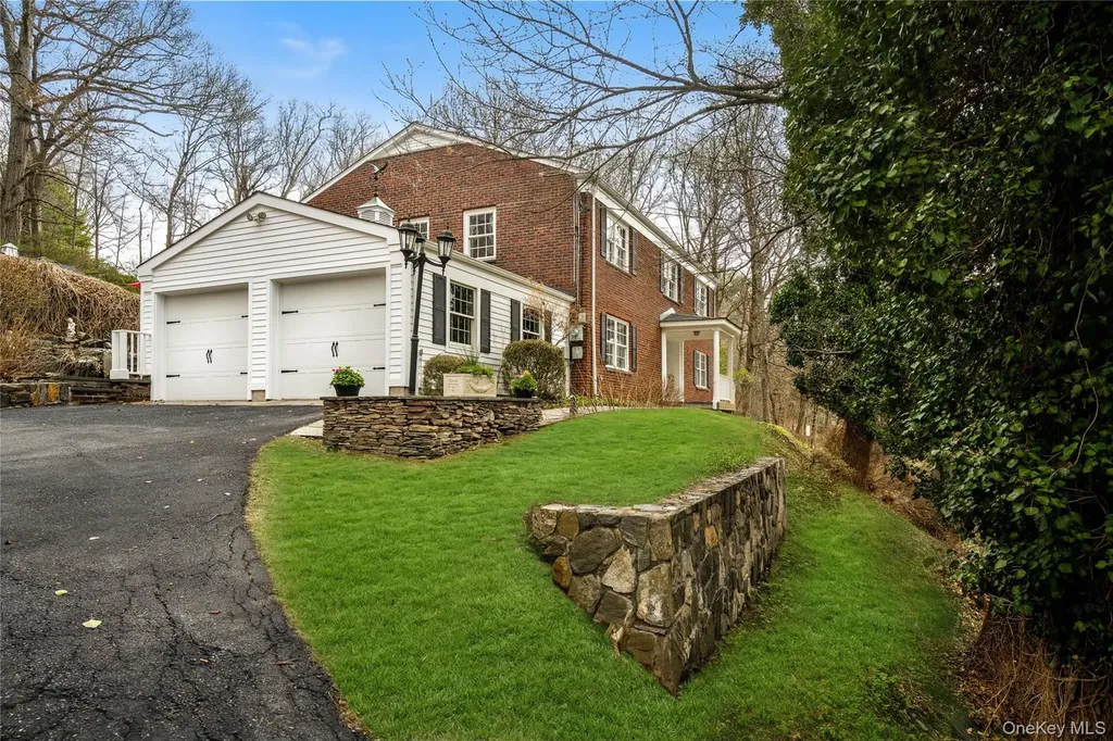 15 Stephenson Terrace Briarcliff Manor NY 10510