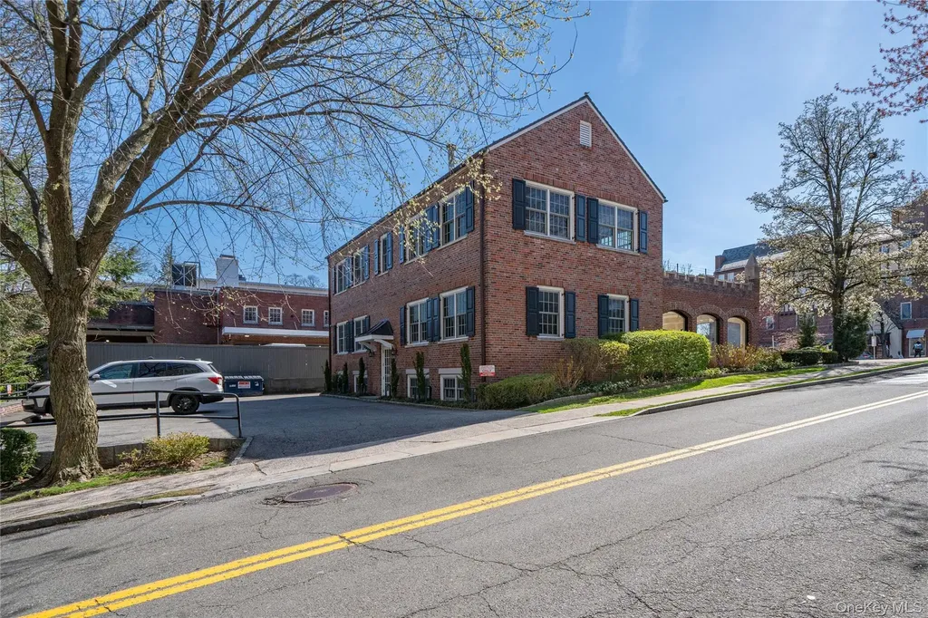 117 Pondfield Road Bronxville NY 10708