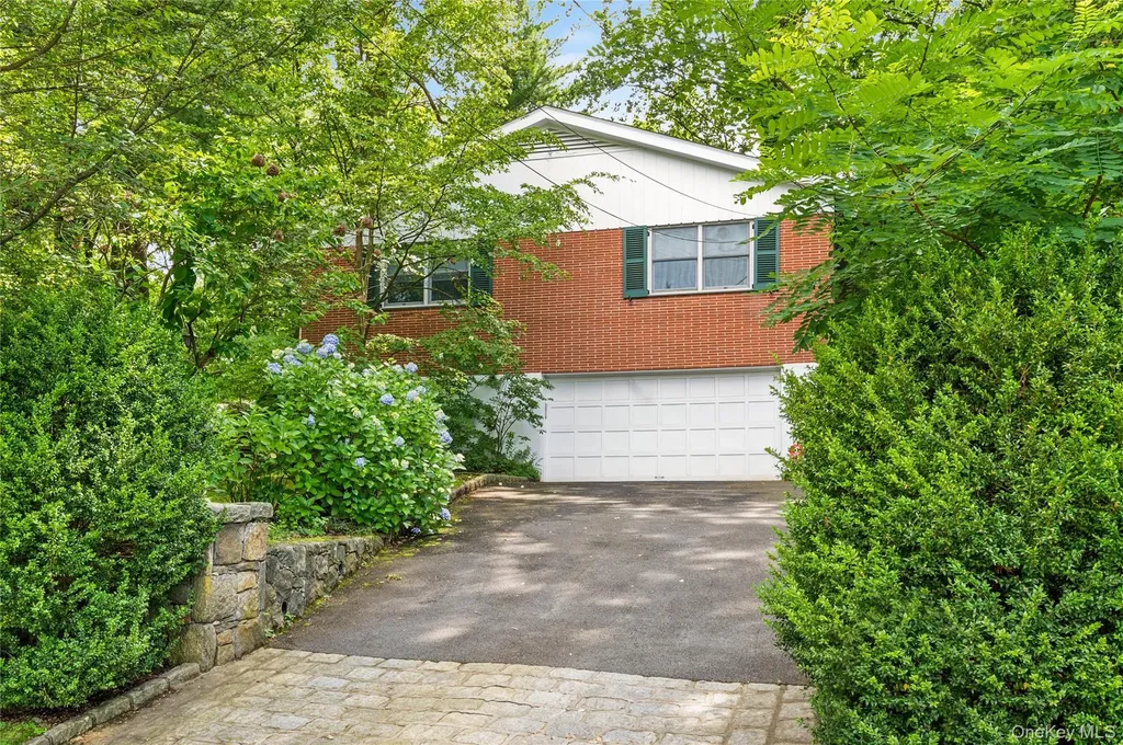 160 Hampshire Road Bronxville NY 10708