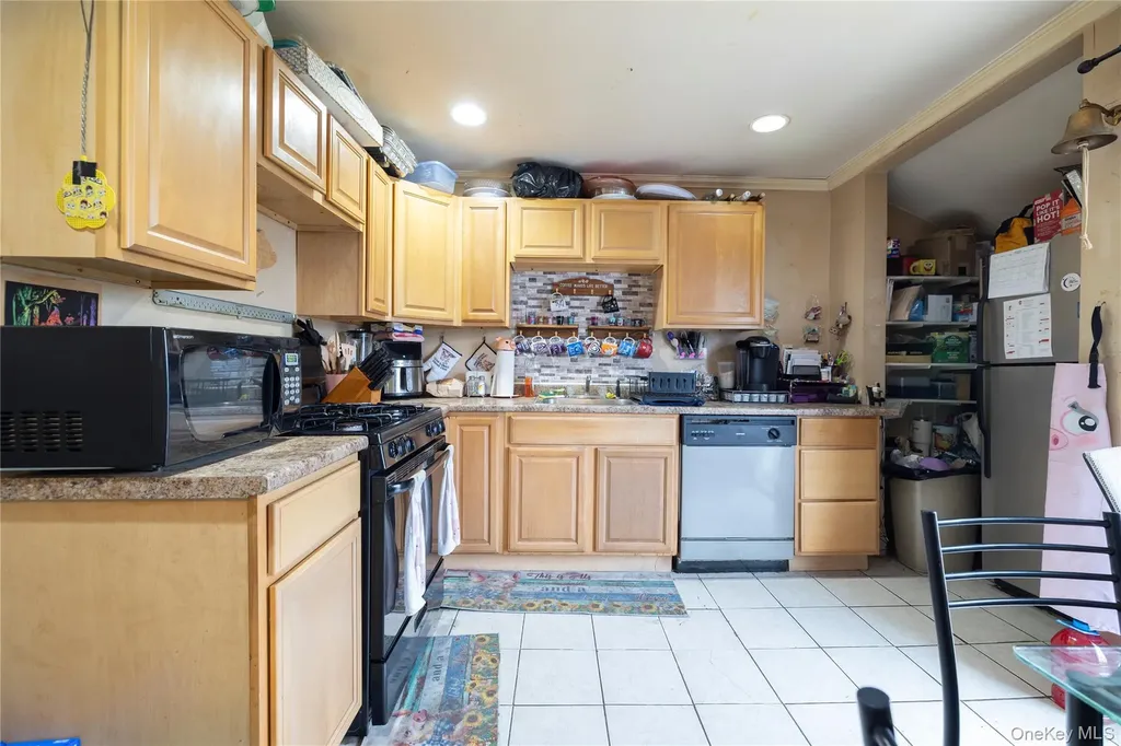 882 Ocean Street Baldwin Harbor NY 11510