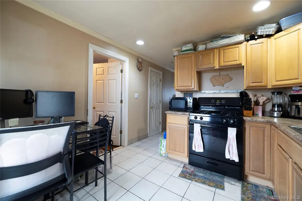 882 Ocean Street Baldwin Harbor NY 11510