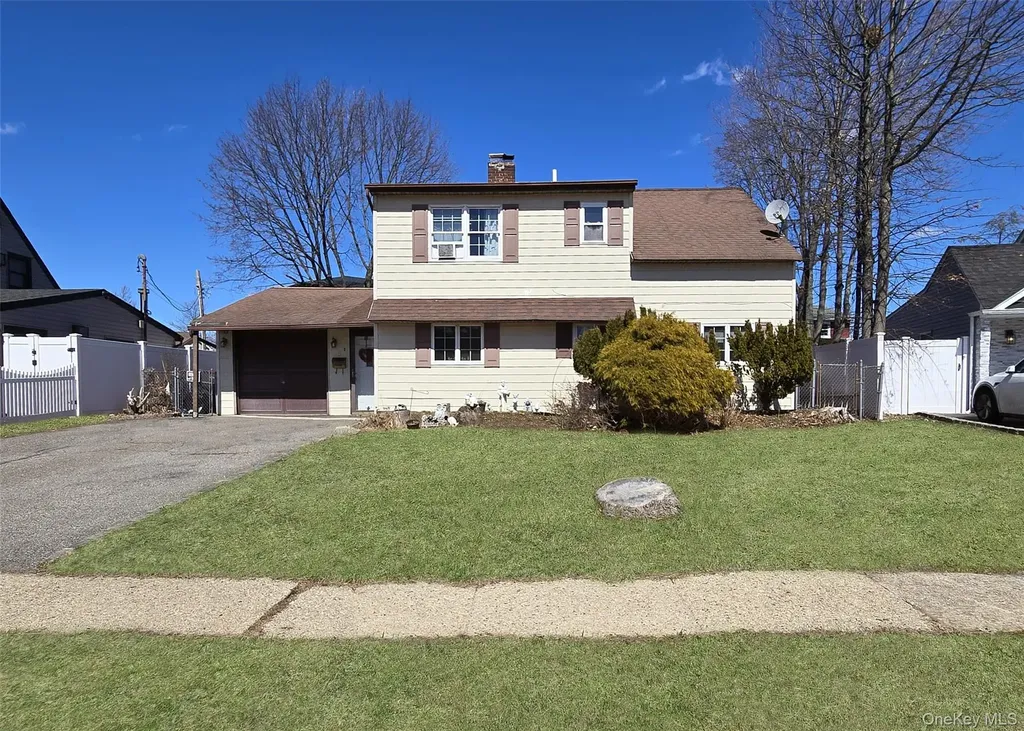 5 South Lane Levittown NY 11756
