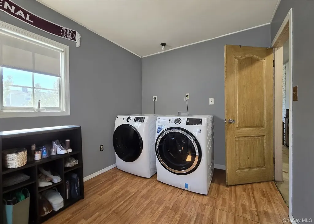 5 South Lane Levittown NY 11756