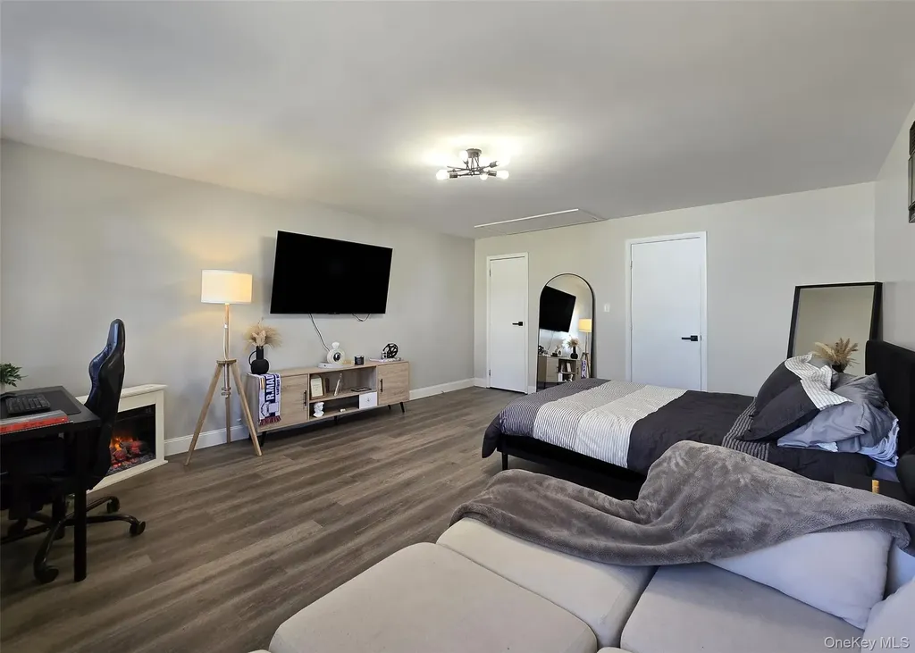 5 South Lane Levittown NY 11756