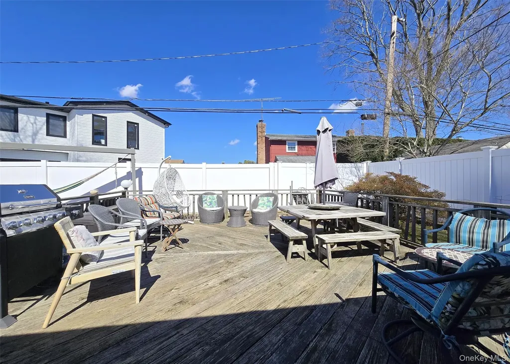 5 South Lane Levittown NY 11756