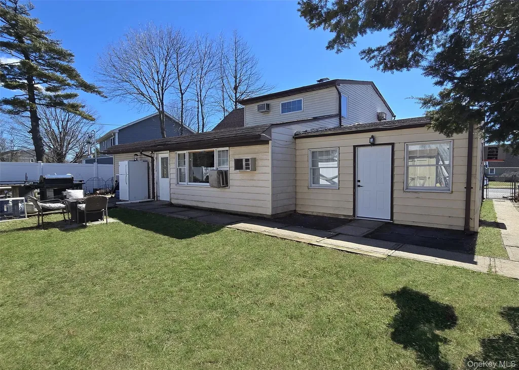 5 South Lane Levittown NY 11756