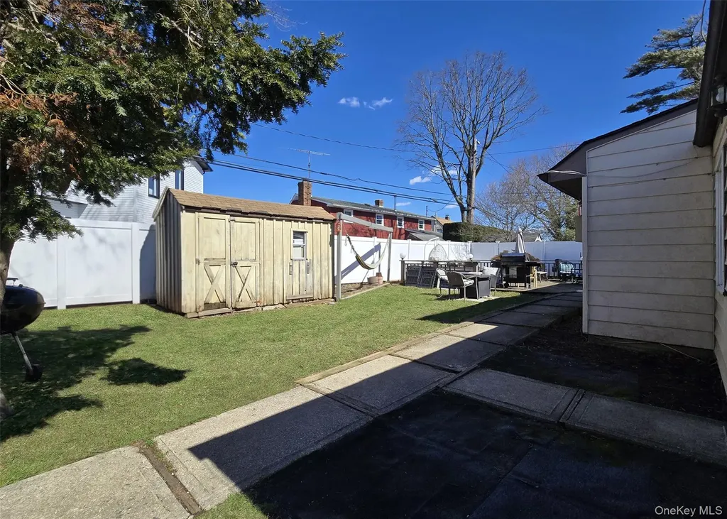 5 South Lane Levittown NY 11756