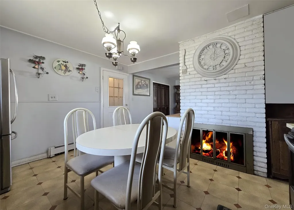 5 South Lane Levittown NY 11756