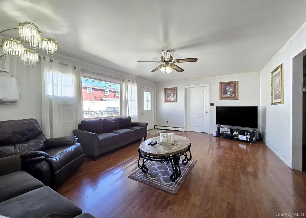 5 South Lane Levittown NY 11756