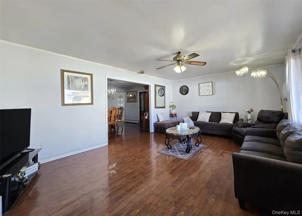 5 South Lane Levittown NY 11756
