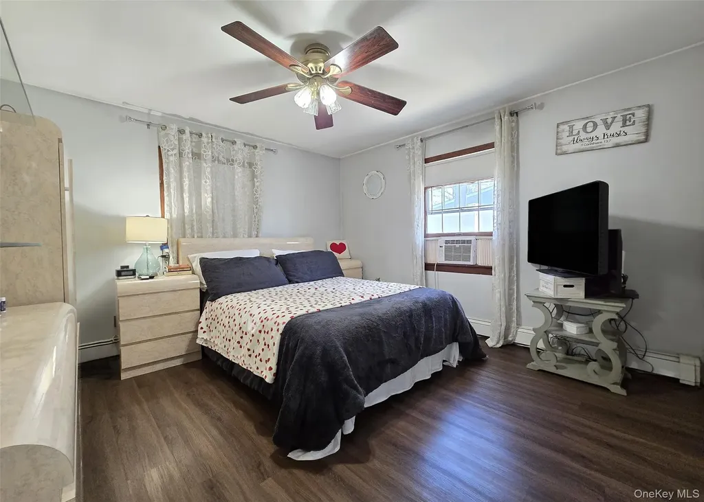 5 South Lane Levittown NY 11756