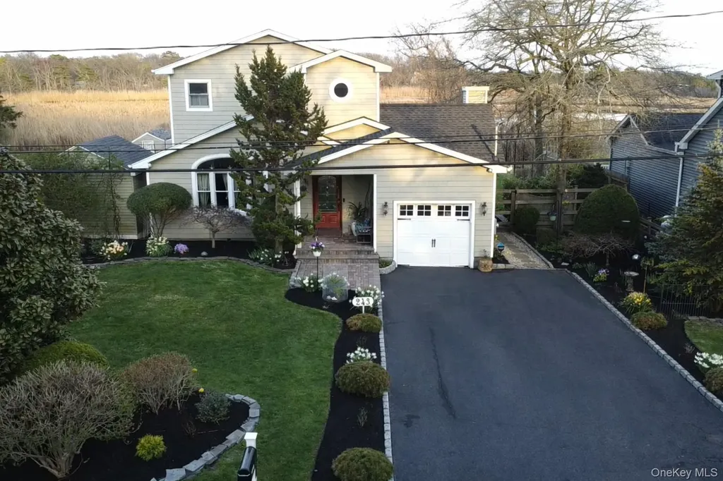 243 S Dunton Avenue East Patchogue NY 11772