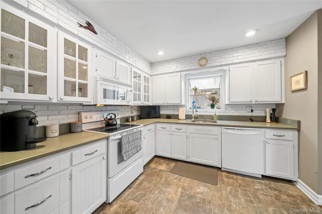 243 S Dunton Avenue East Patchogue NY 11772