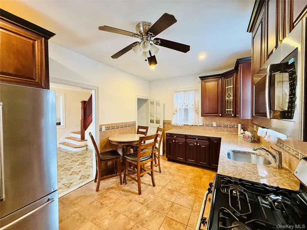 1813 Willow Lane Bronx NY 10461