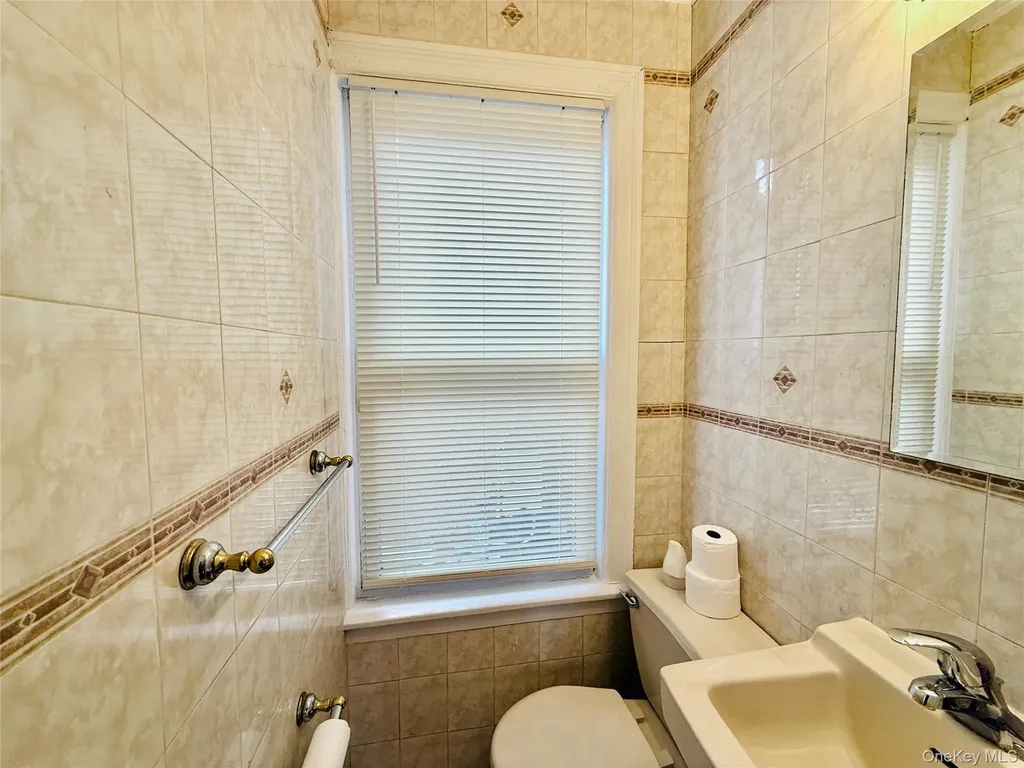 1813 Willow Lane Bronx NY 10461
