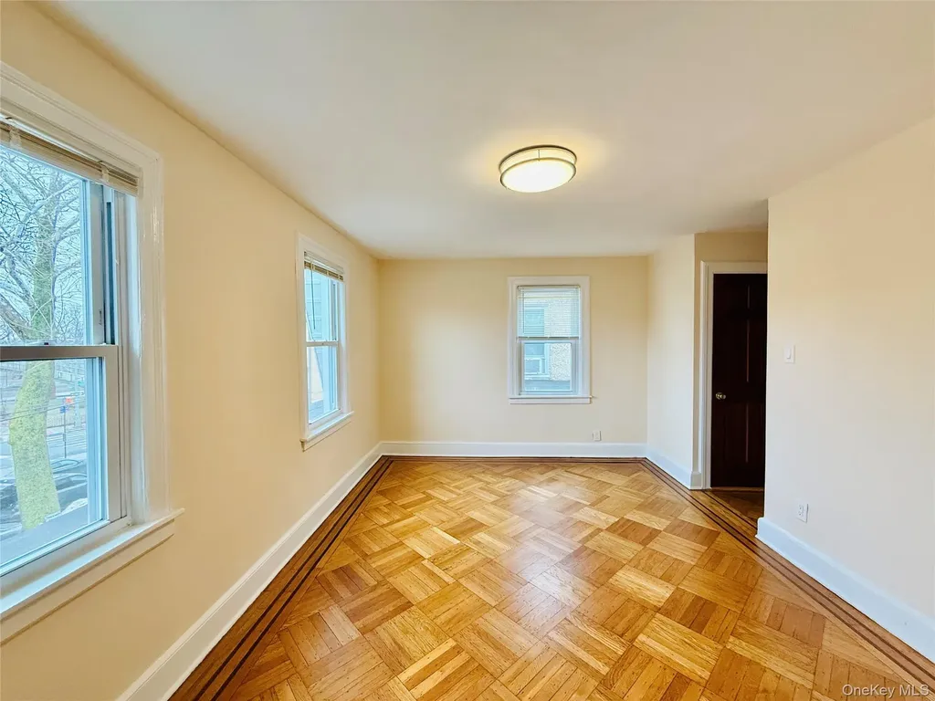 1813 Willow Lane Bronx NY 10461