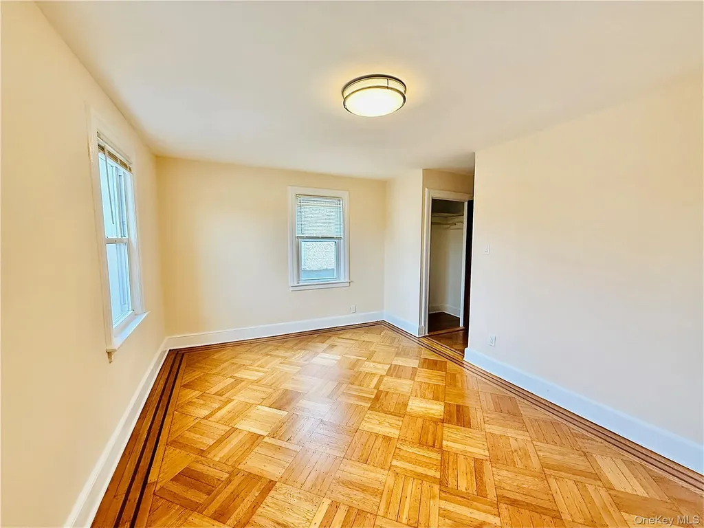1813 Willow Lane Bronx NY 10461