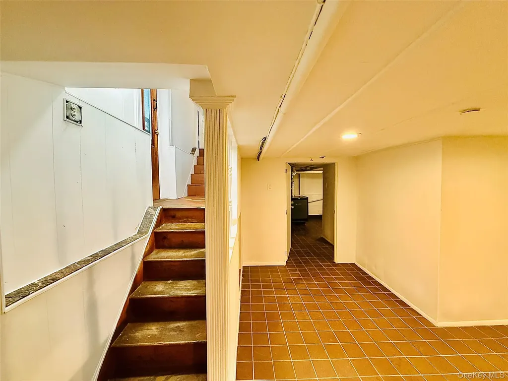 1813 Willow Lane Bronx NY 10461