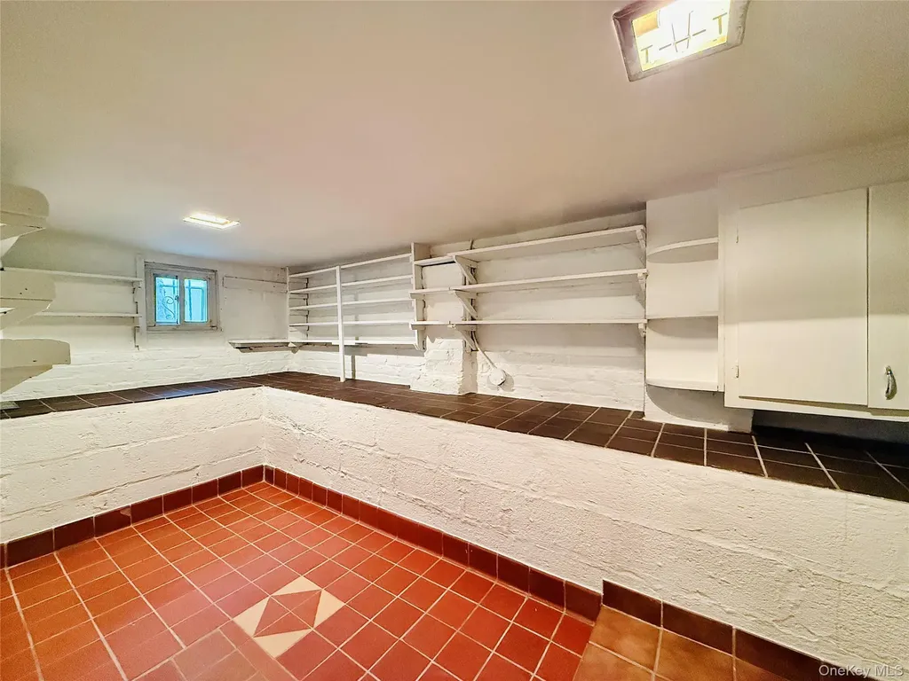 1813 Willow Lane Bronx NY 10461