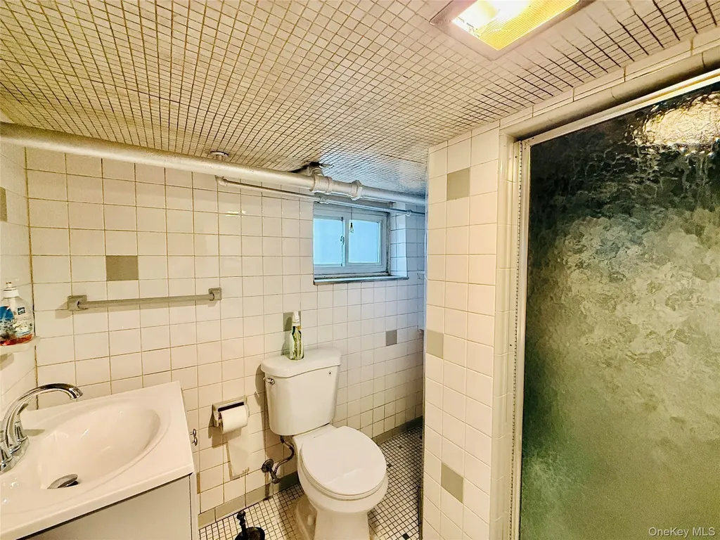 1813 Willow Lane Bronx NY 10461