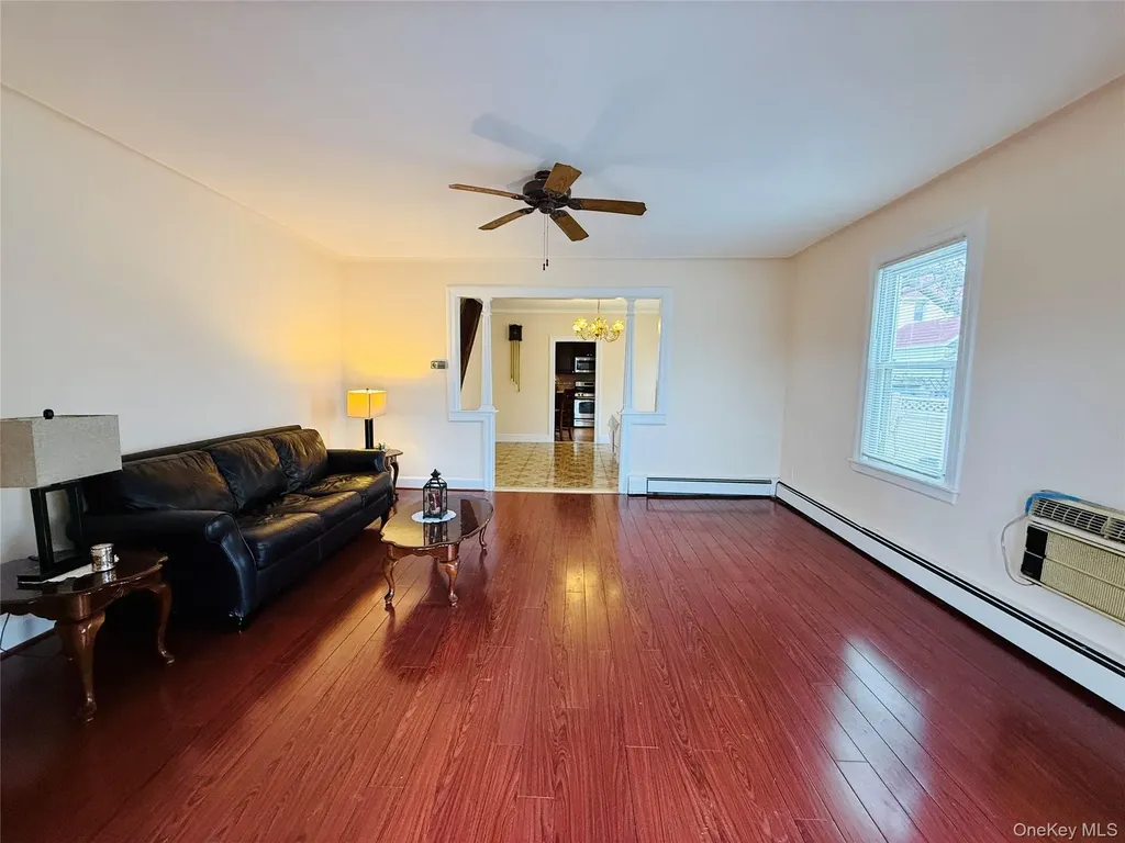 1813 Willow Lane Bronx NY 10461