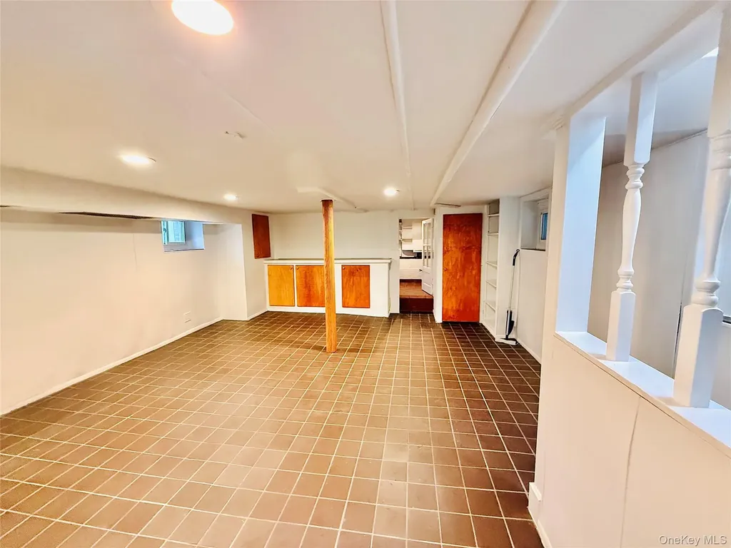 1813 Willow Lane Bronx NY 10461