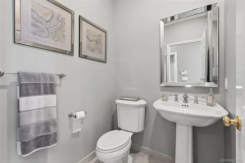 2 Bassett Court Baldwin Place NY 10505