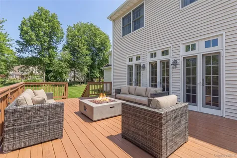 2 Bassett Court Baldwin Place NY 10505