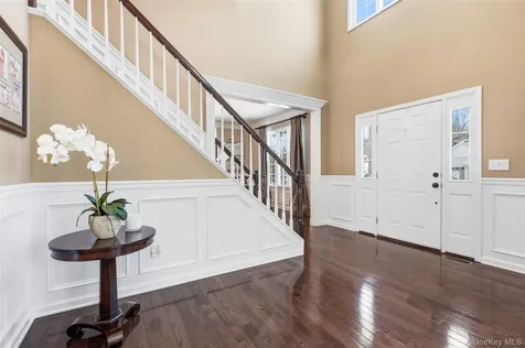 2 Bassett Court Baldwin Place NY 10505