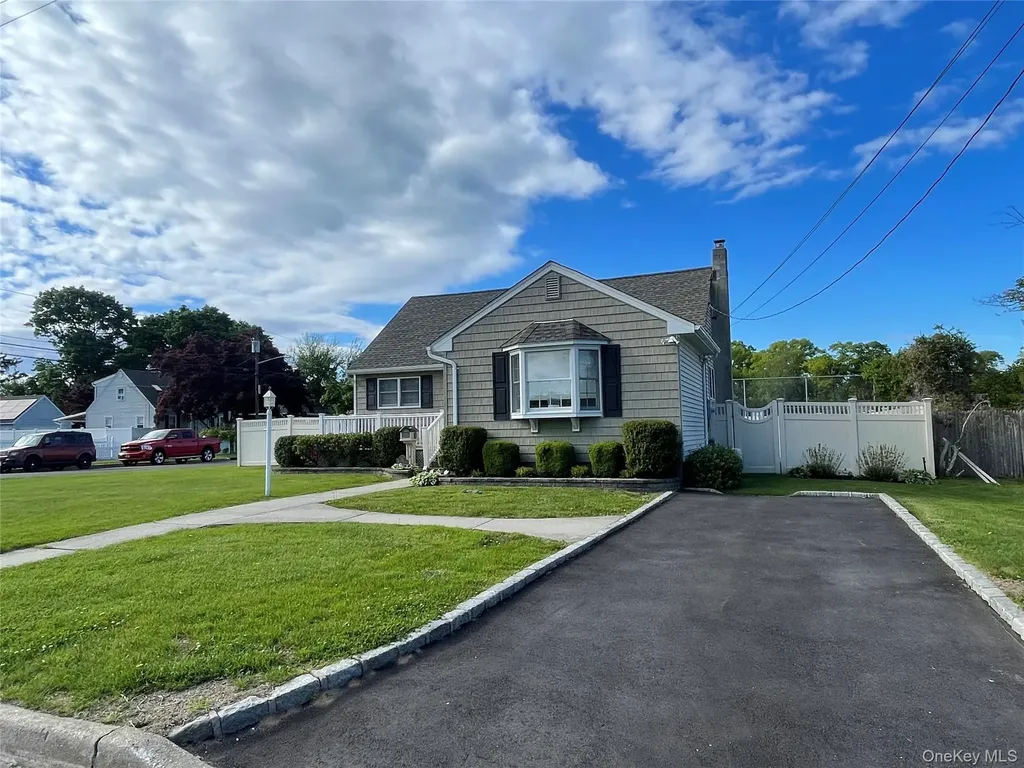 33 Maple Avenue Kings Park NY 11754