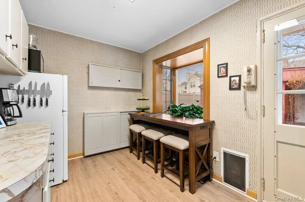 22 Greenway Circle Syosset NY 11791