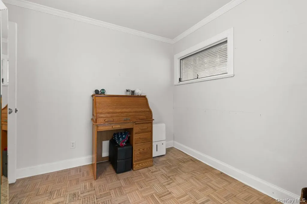 22 Greenway Circle Syosset NY 11791