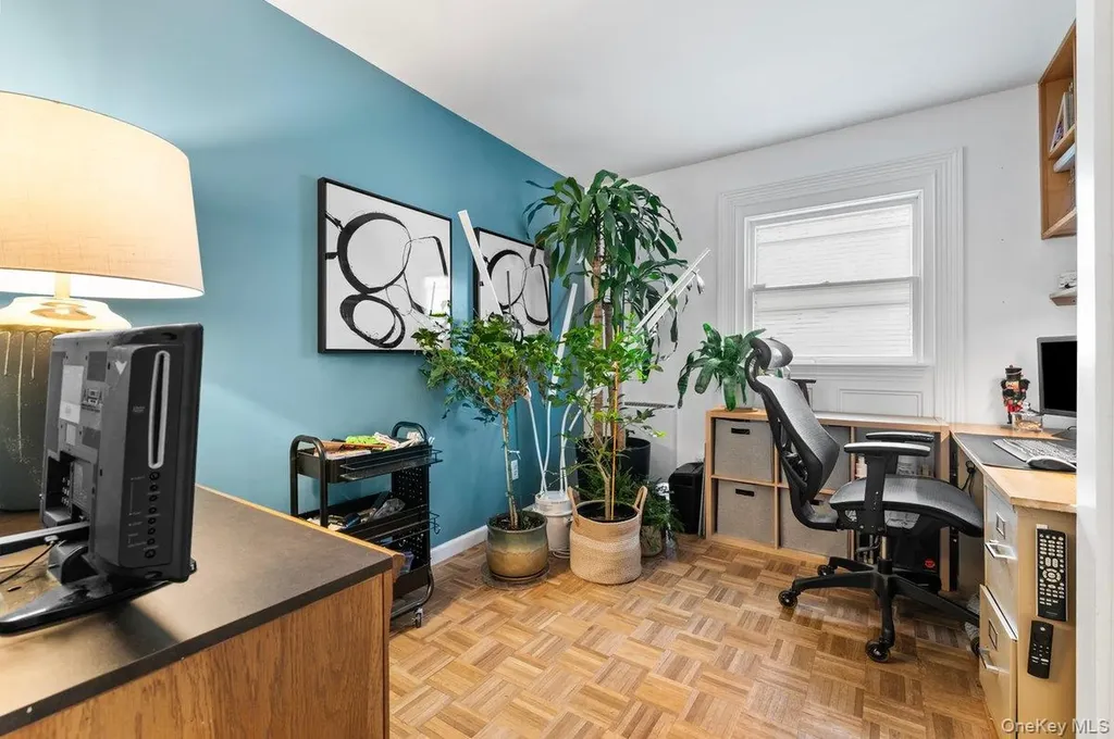 22 Greenway Circle Syosset NY 11791