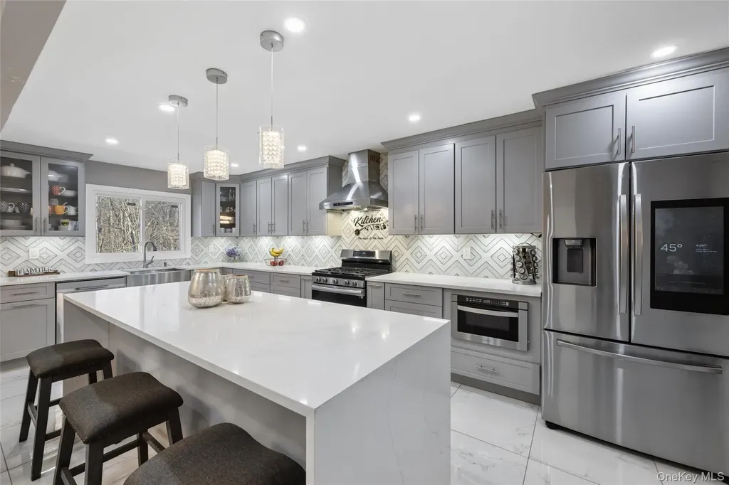 1061 Fordham Lane Woodmere NY 11598