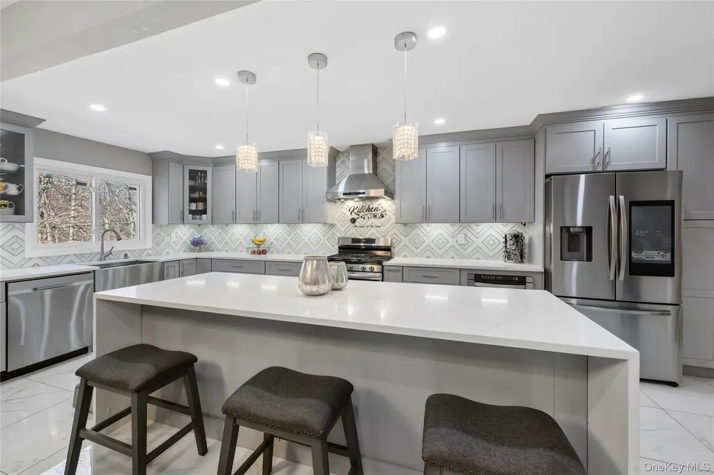 1061 Fordham Lane Woodmere NY 11598