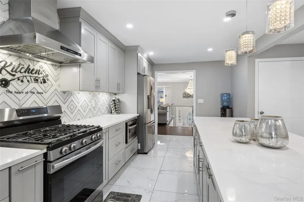 1061 Fordham Lane Woodmere NY 11598