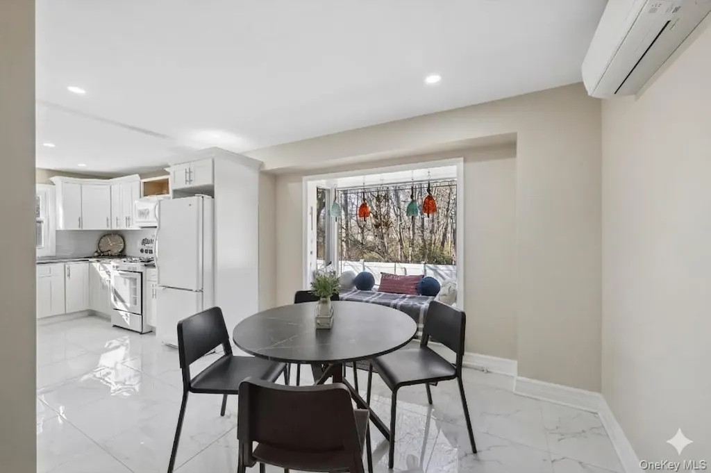1061 Fordham Lane Woodmere NY 11598