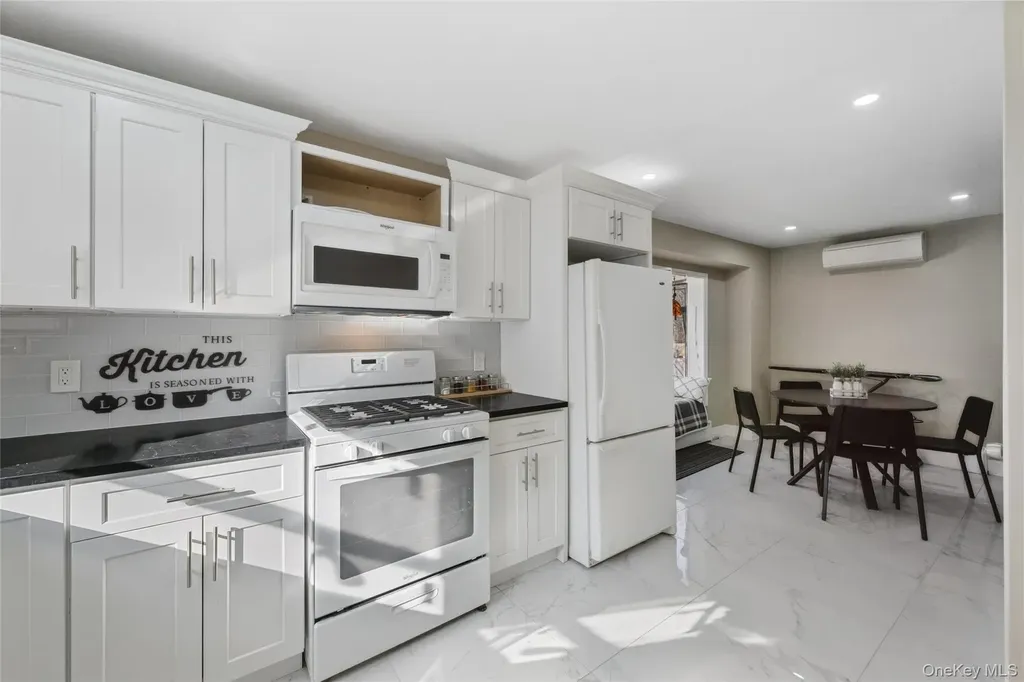 1061 Fordham Lane Woodmere NY 11598