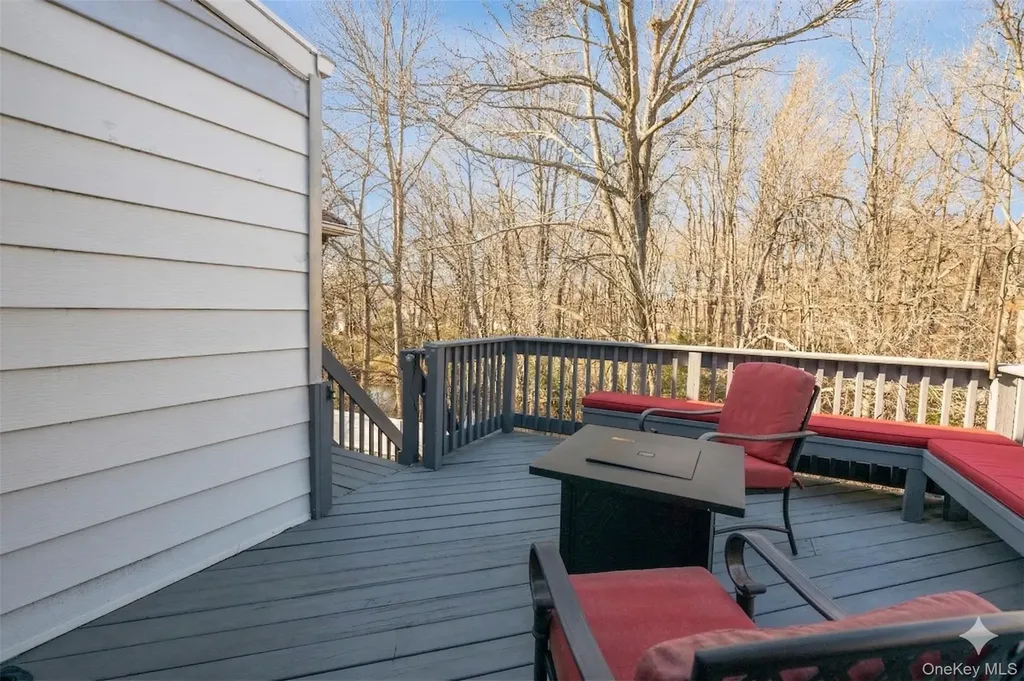 1061 Fordham Lane Woodmere NY 11598