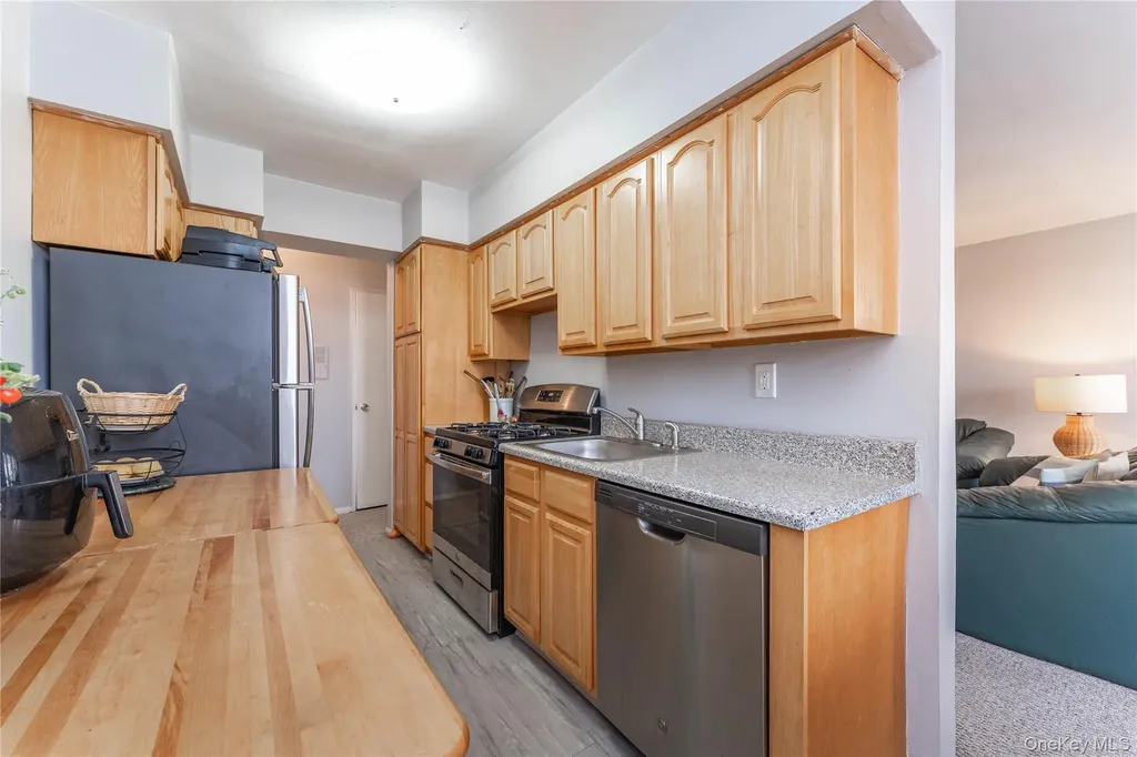 60 Hempstead Avenue Lynbrook NY 11563